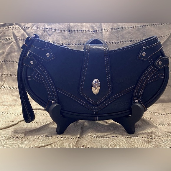 Cole Haan-VINTAGE-EUC Black Pebbled Leather Wristlet/Clutch w/Silver Tone Accent
